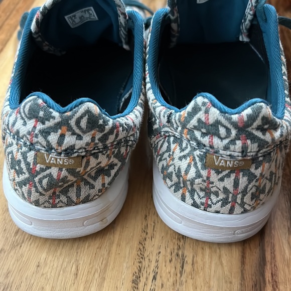 Aztec pattern workout Vans. - Picture 4 of 6